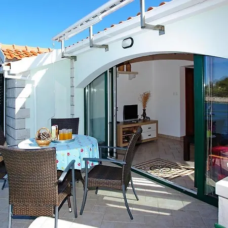 Tatil Evi Komfortables Ferienhaus Mit Eigener Badebucht Fuer Erholsamen Urlaub *
