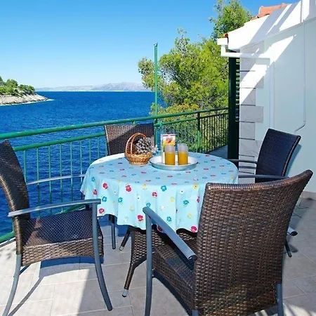 Komfortables Ferienhaus Mit Eigener Badebucht Fuer Erholsamen Urlaub *