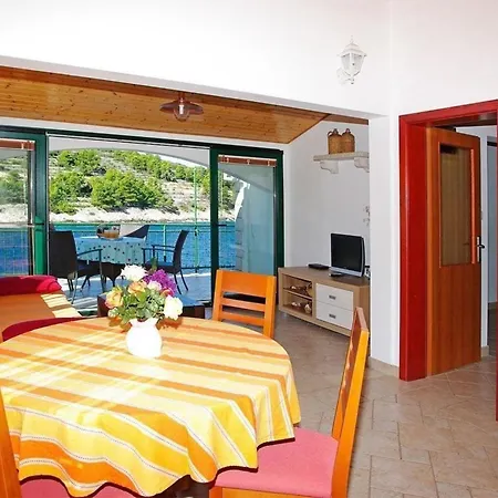 Komfortables Ferienhaus Mit Eigener Badebucht Fuer Erholsamen Urlaub Tatil Evi Vela Luka
