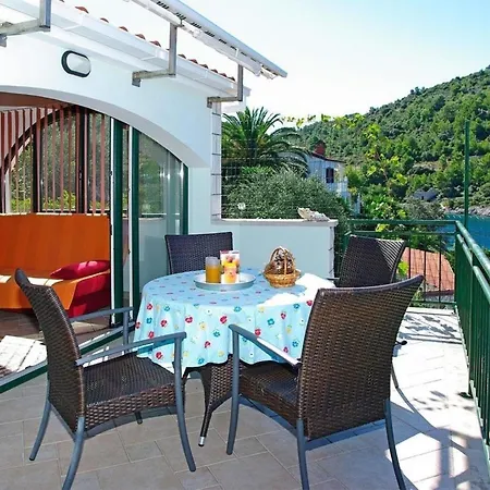 Tatil Evi Komfortables Ferienhaus Mit Eigener Badebucht Fuer Erholsamen Urlaub